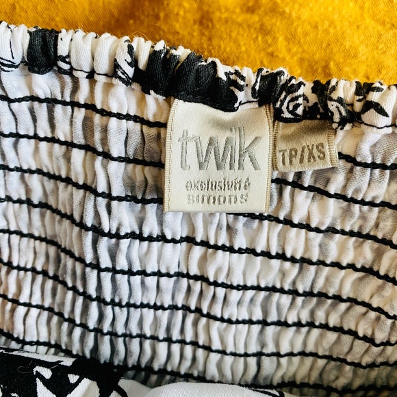 twik Pop Art Fit & Flare Dress - size XS - Picture 8 of 9